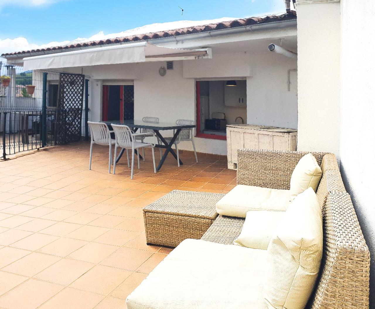 Appartement Casa Lola - Terraza Panoramica En El Centro Del Pueblo à Sant Joan de les Abadesses Extérieur photo